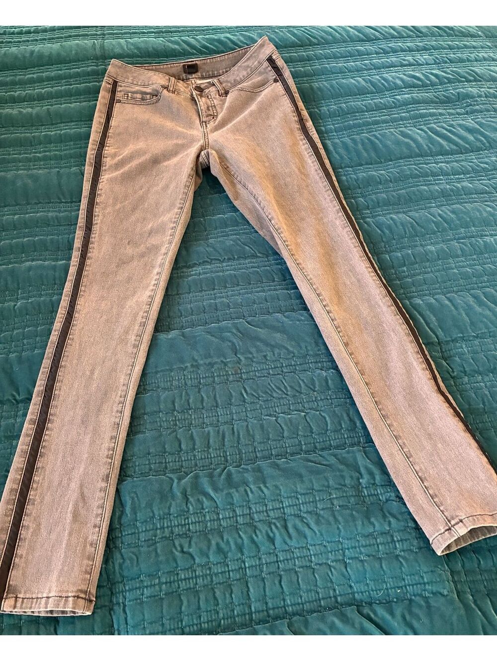 G.I.L.I Gray Denim Jeans with Black Side Stripe Size 4